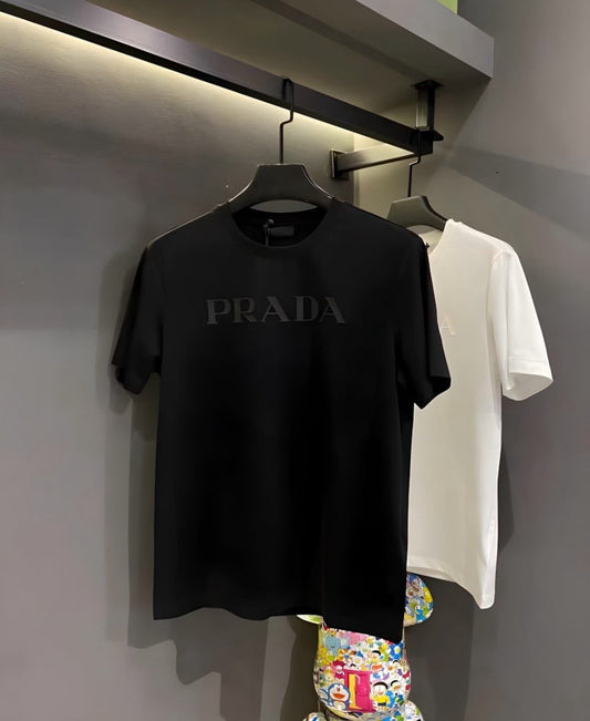 تيشيرت  لون اسود PRADA